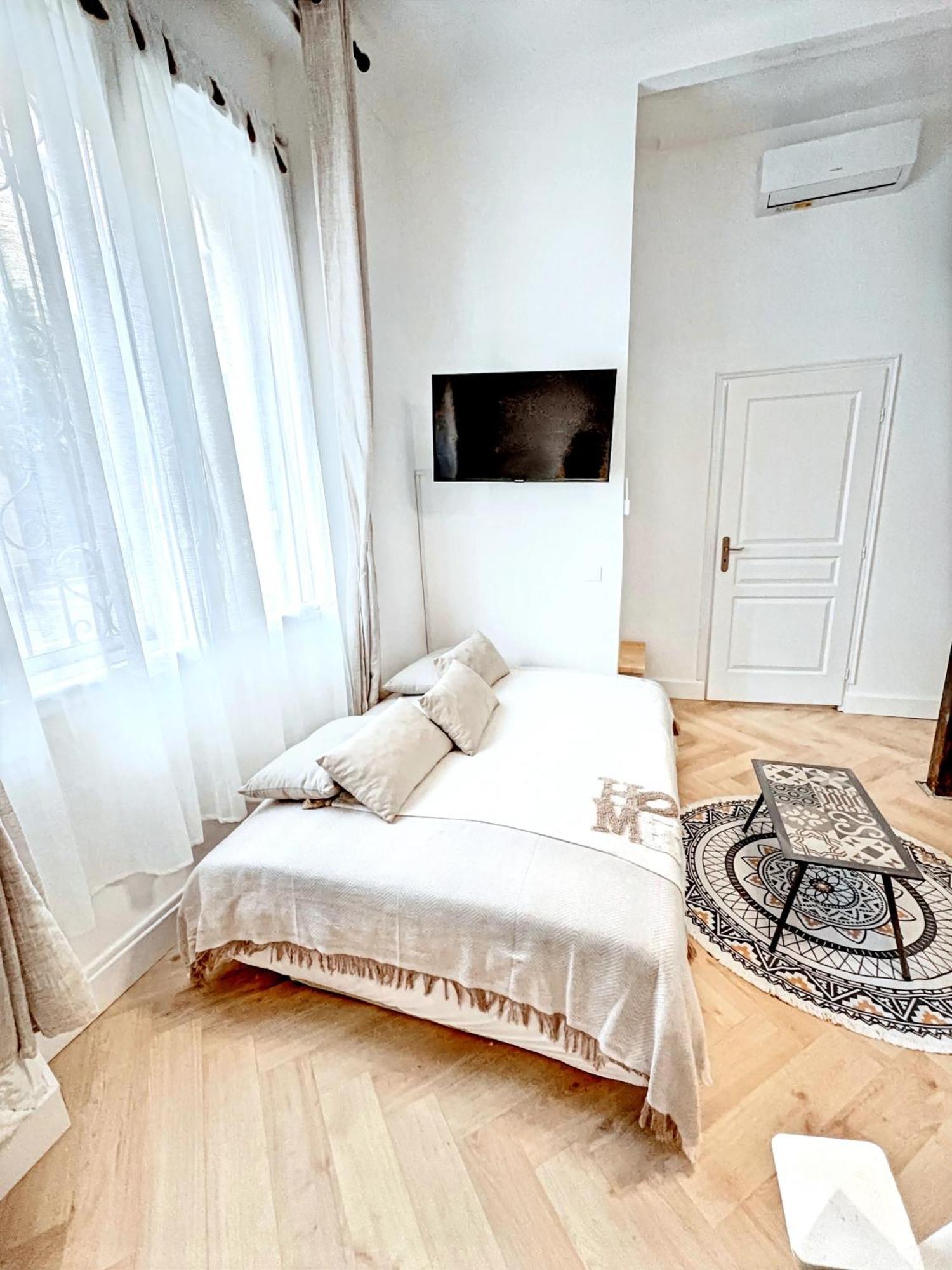 Mini Duplex 50M Du Vieux Port Leilighet Cannes Eksteriør bilde